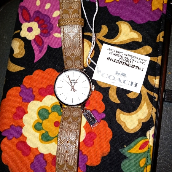 LADIES NEW WATCH BY COACH - Picture 1 of 2